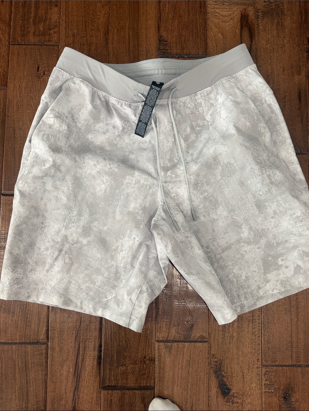 lululemon athletica Men's Light Gray Marble-Print Swim Hybrids